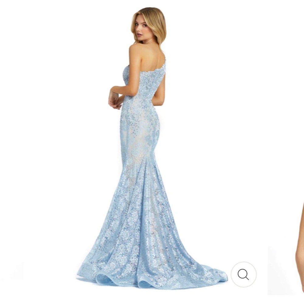 Blue dress with a built in corset. size two and has a train I’m 5 ft